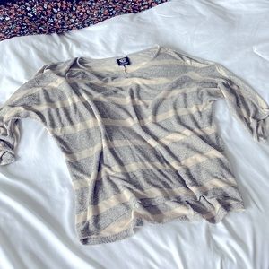 {Bobeau} elbow length top